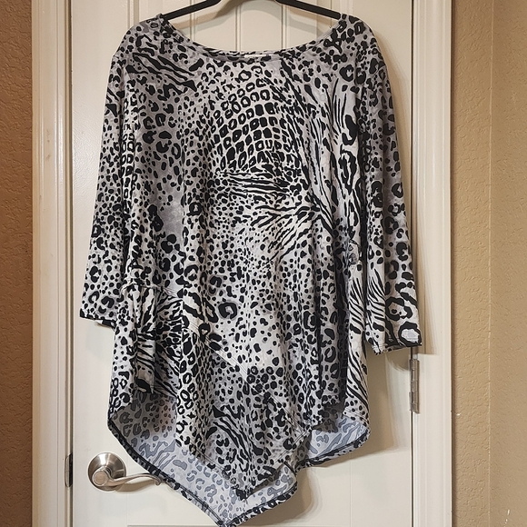 Cato Tops - Cato Black and Gray Animal Print Tunic